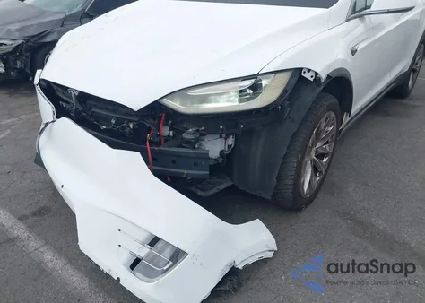 2016 Tesla Model X 60D/70D/75D/90D из США, поврежденный, VIN 5YJXCAE26GF002224